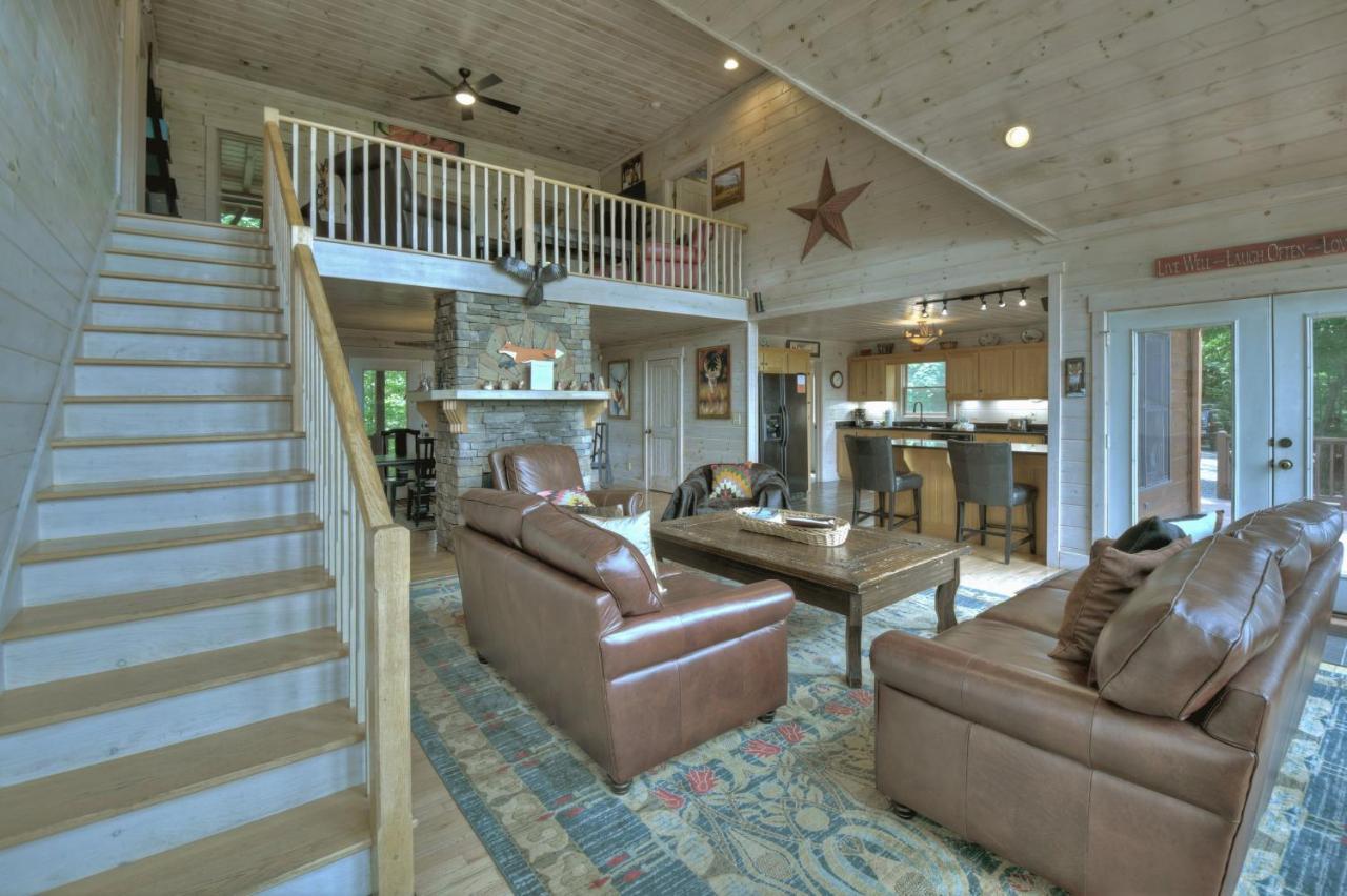 Champagne Chalet - Cuddleup Villa Morganton Eksteriør billede