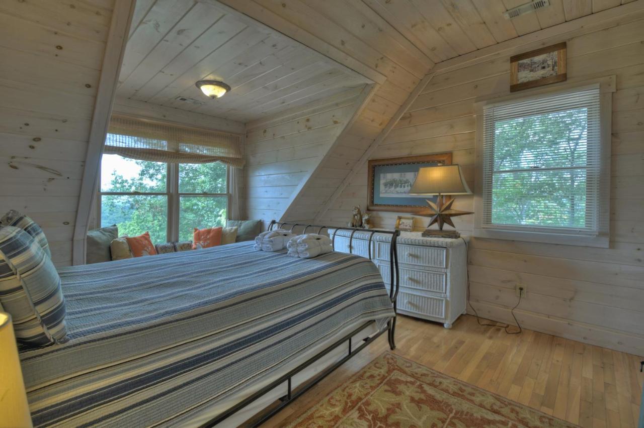 Champagne Chalet - Cuddleup Villa Morganton Eksteriør billede