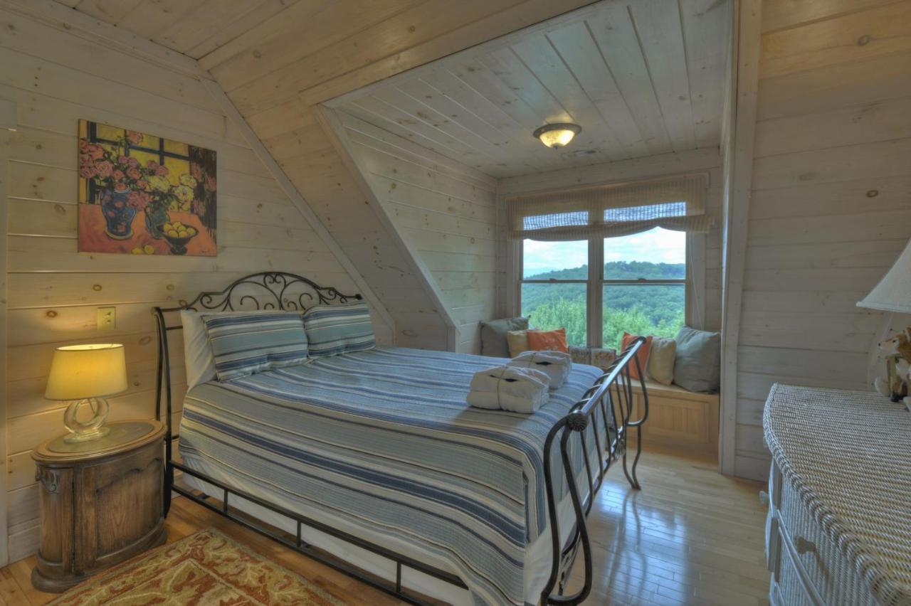 Champagne Chalet - Cuddleup Villa Morganton Eksteriør billede